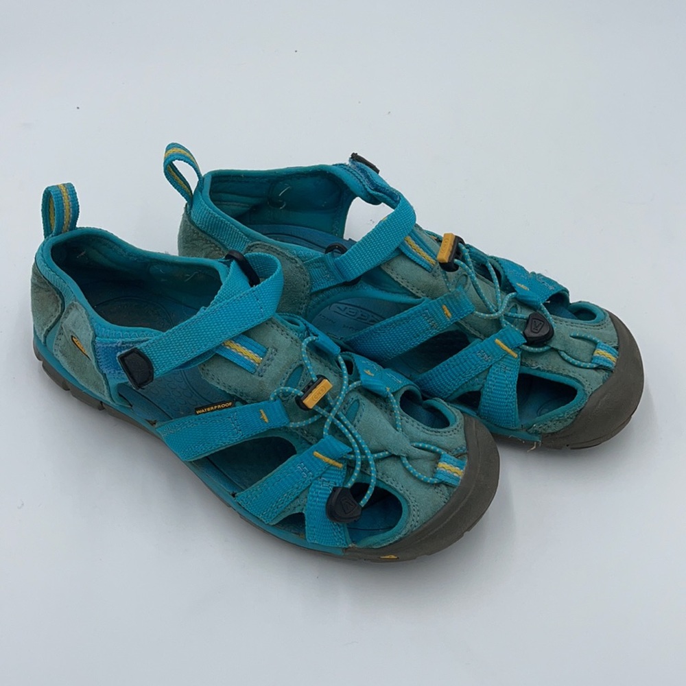 Keen waterproof sandals Sz 4 hiking Leather